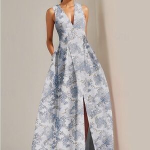 Elegant Blue Floral Maxi Dress